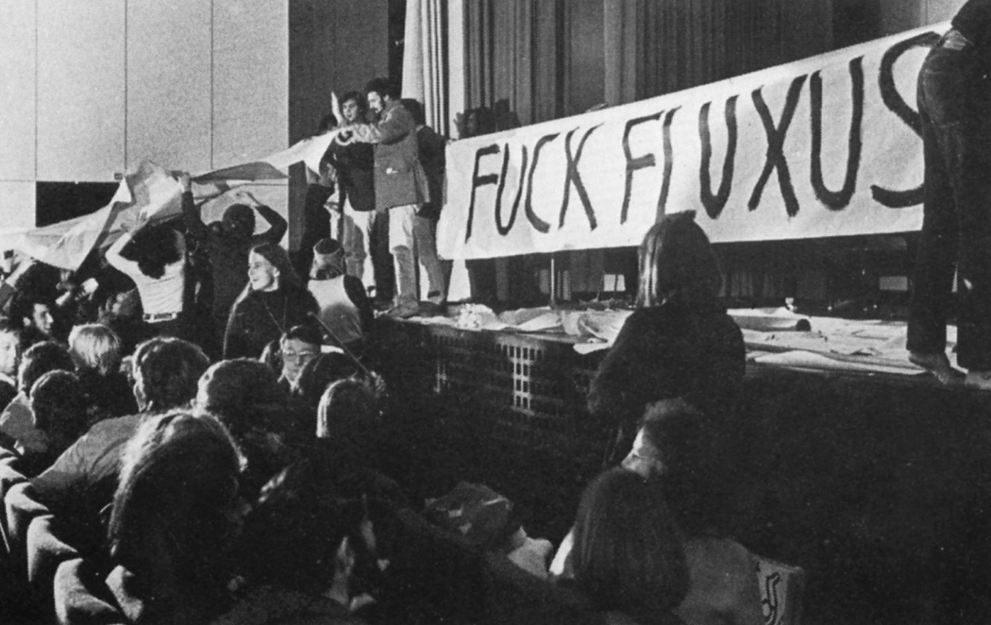 La breve storia di Fluxus Flash Art